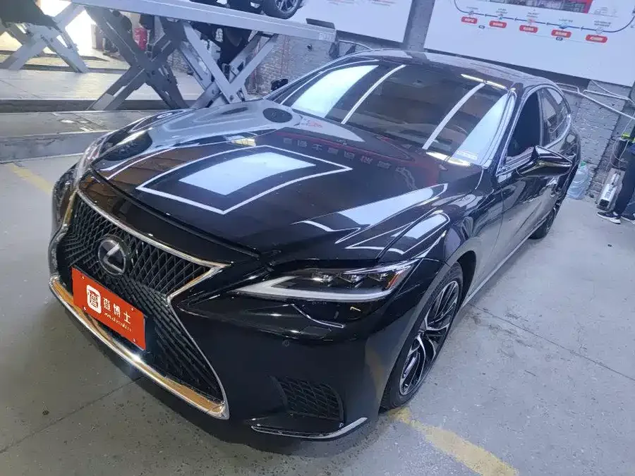 Lexus LS 2023