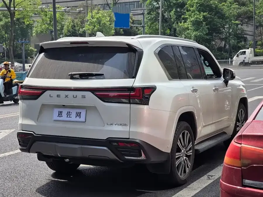 Lexus LX 2025 700h Territory Edition 2025 — миниатюра 3
