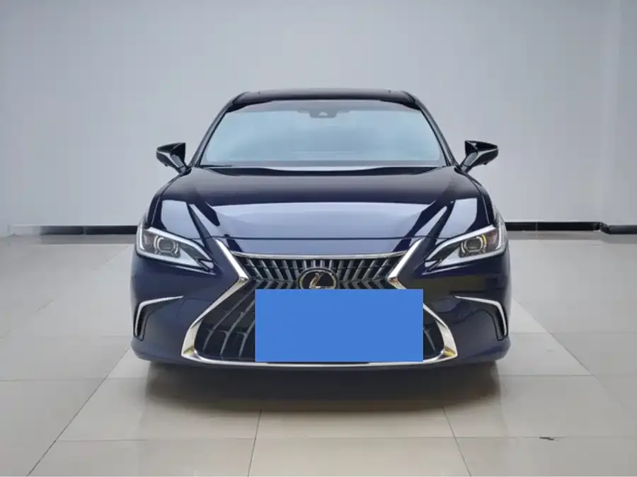 Lexus ES 2023