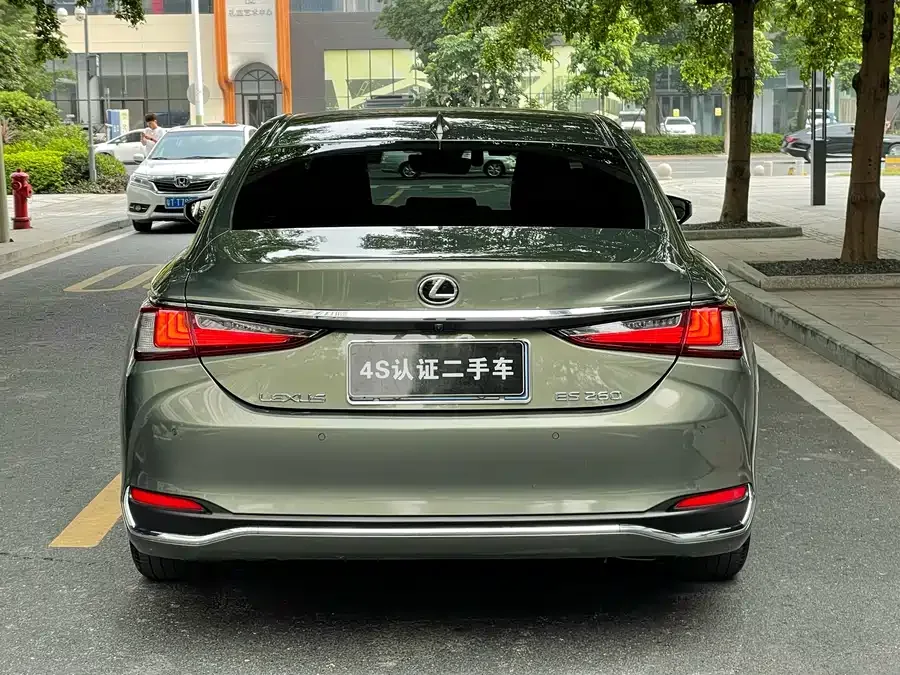 Lexus ES 2022 260 Excellence Edition 2022 — миниатюра 2