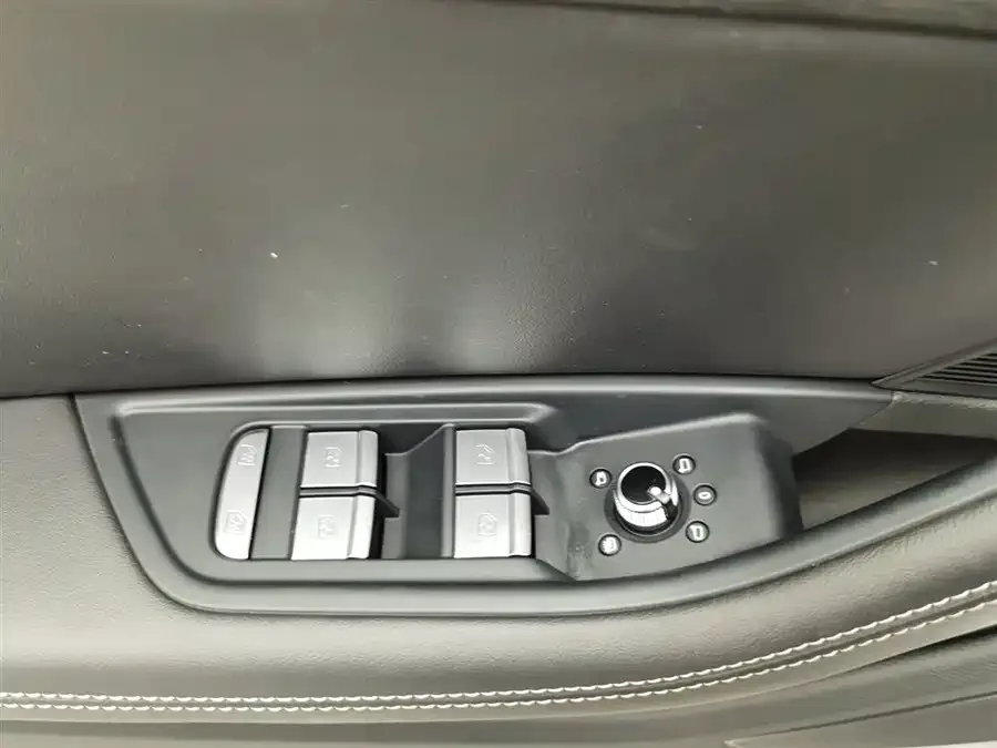 Audi a4 l 2024 40 TFSI Luxury Dynamic Edition (Starry Night Edition) 2024 — миниатюра 3