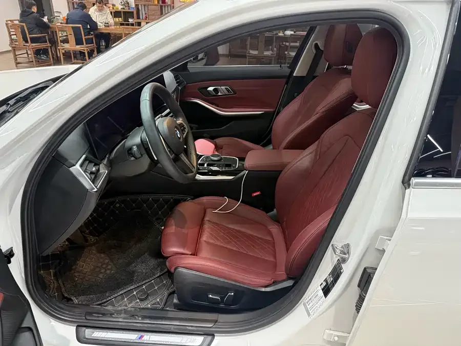 BMW 3 Series BMW 3 Series 2024 320i M Sports Package 2024 — миниатюра 2