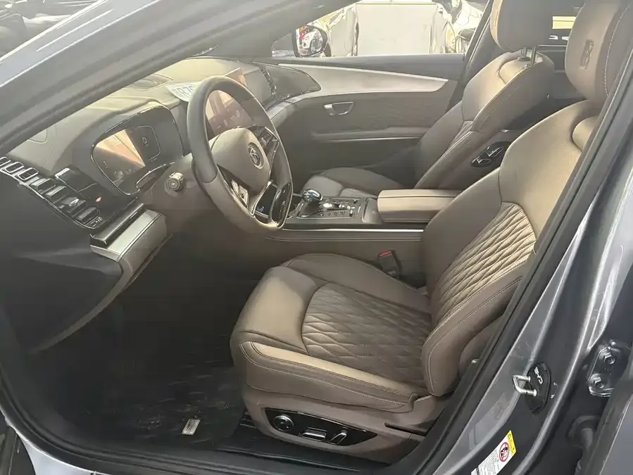 BYD Second-hand Han 2023 EV Champion Edition 605KM Front-wheel Drive Premium 2023 — миниатюра 5