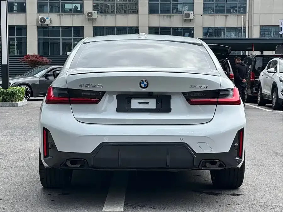 BMW 3 Series BMW 3 Series 2024 325i M Sport Night Edition 2024 — миниатюра 2