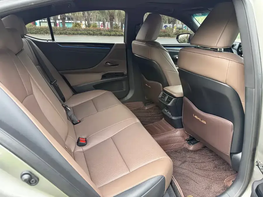 Lexus ES 2023 200 Excellence Edition 2024 — миниатюра 4