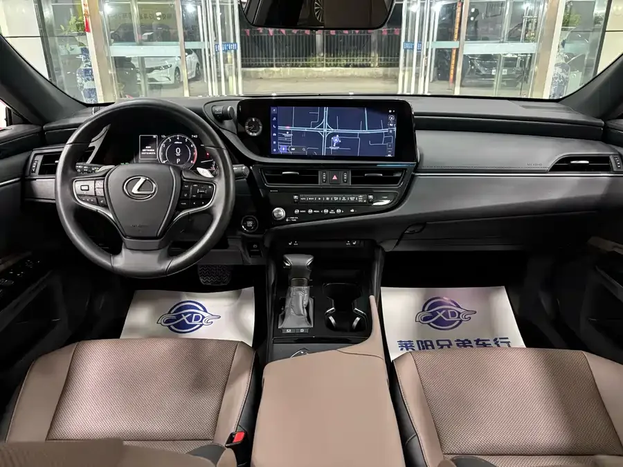 Lexus ES 2023 200 Excellence Edition 2024 — миниатюра 2