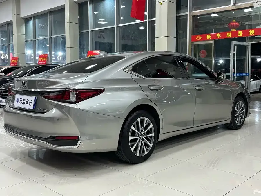 Lexus ES 2023 200 Excellence Edition 2024 — миниатюра 5