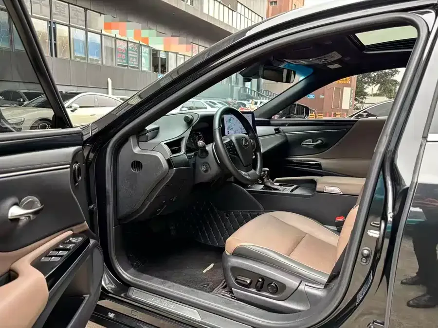 Lexus ES 2022 200 Excellence Edition 2023 — миниатюра 4
