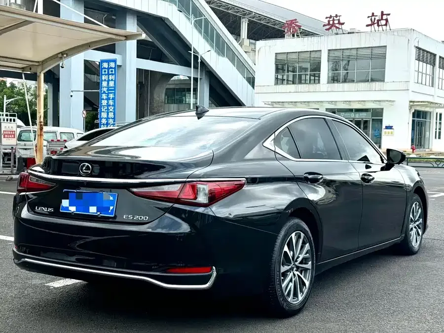 Lexus ES 2023 200 Excellence Edition 2024 — миниатюра 4
