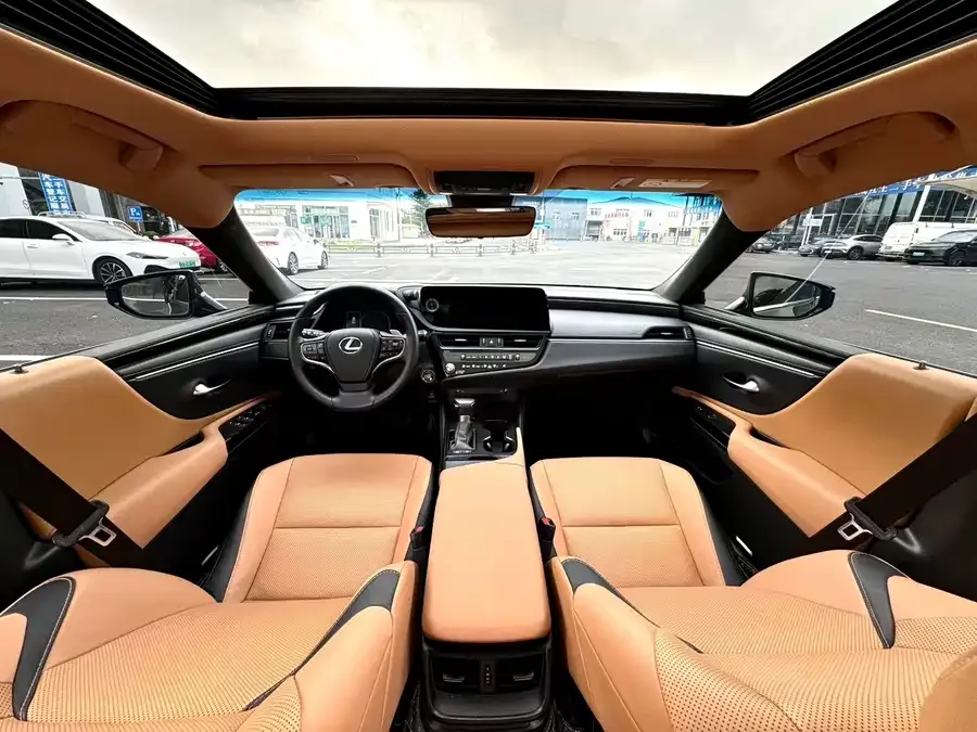 Lexus ES 2023 200 Excellence Edition 2024 — миниатюра 5