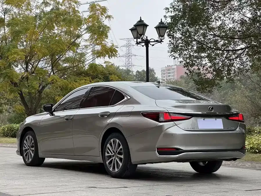 Lexus ES 2023 200 Excellence Edition 2024 — миниатюра 4