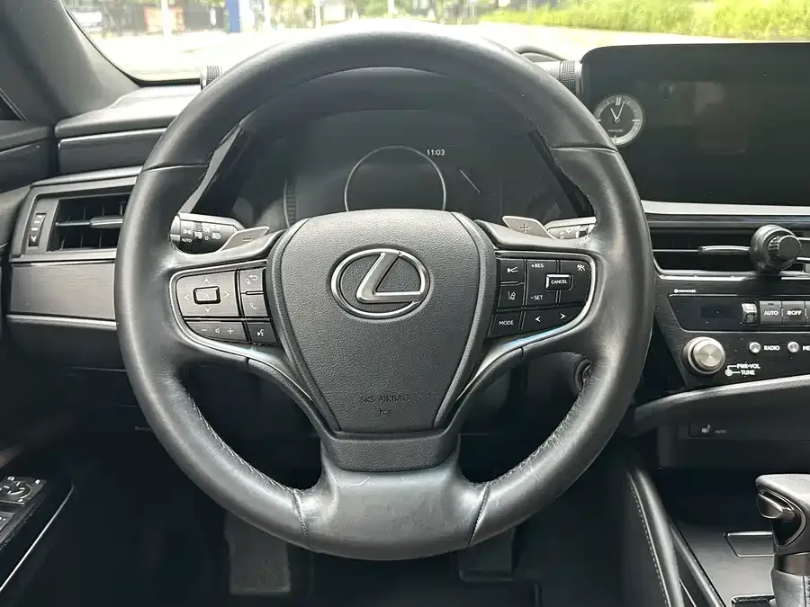 Lexus ES 2023 200 Excellence Edition 2024 — миниатюра 4