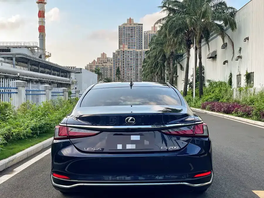 Lexus ES 2023 200 Excellence Edition 2024 — миниатюра 3