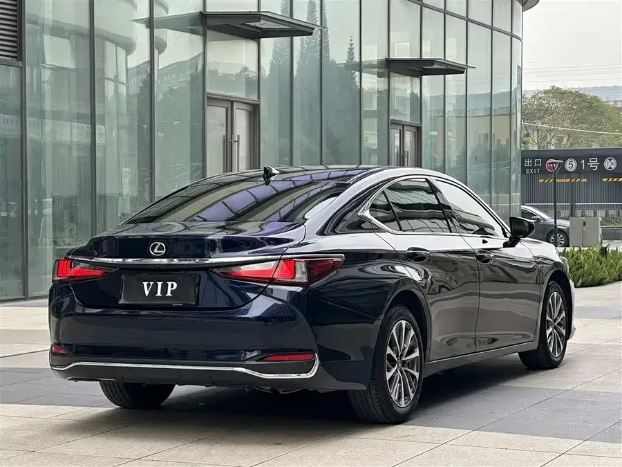 Lexus ES 2022 200 Excellence Edition 2024 — миниатюра 3