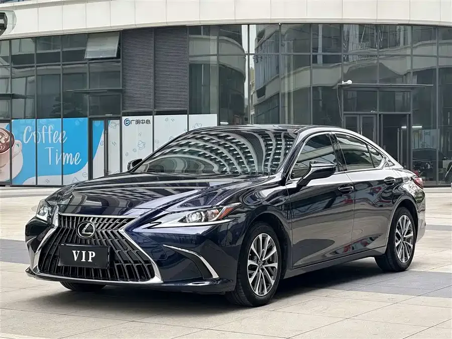 Lexus ES 2024