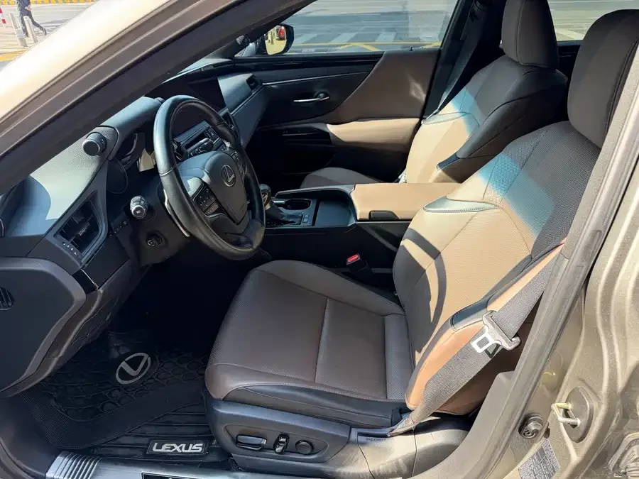 Lexus ES 2023 200 Excellence Edition 2024 — миниатюра 4