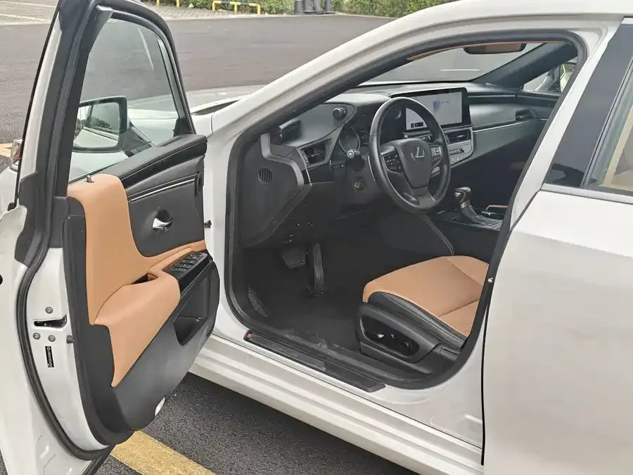 Lexus ES 2023 200 Excellence Edition 2024 — миниатюра 4