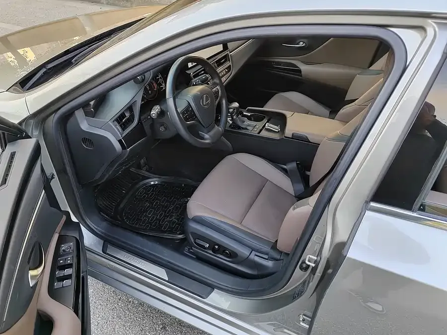 Lexus ES 2022 200 Excellence Edition 2023 — миниатюра 3