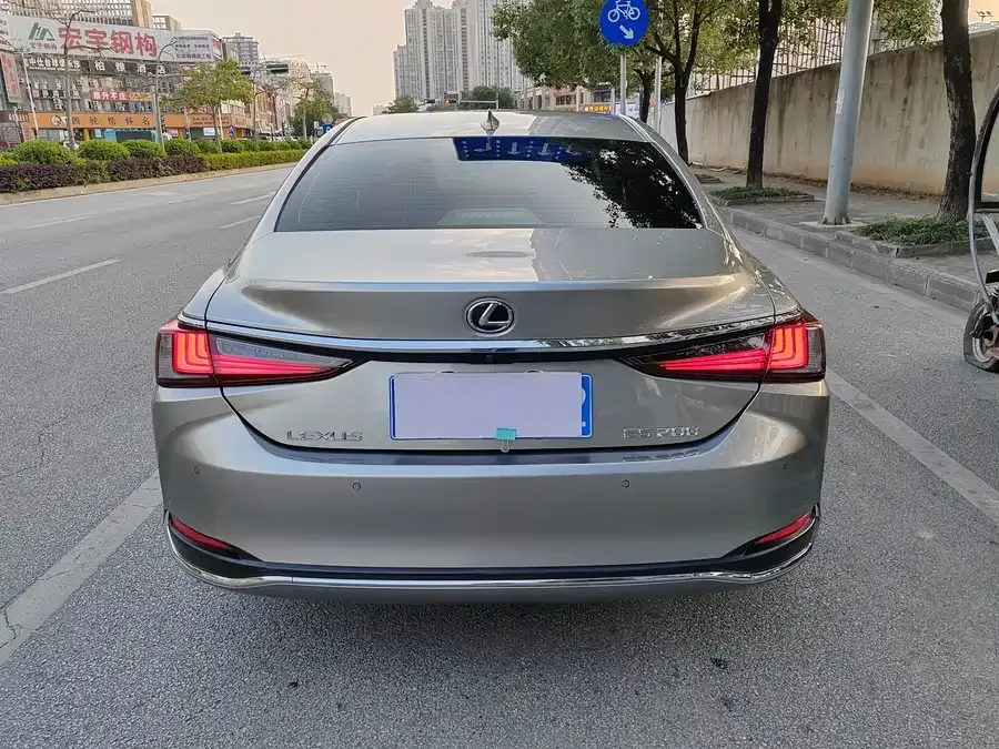 Lexus ES 2022 200 Excellence Edition 2023 — миниатюра 5