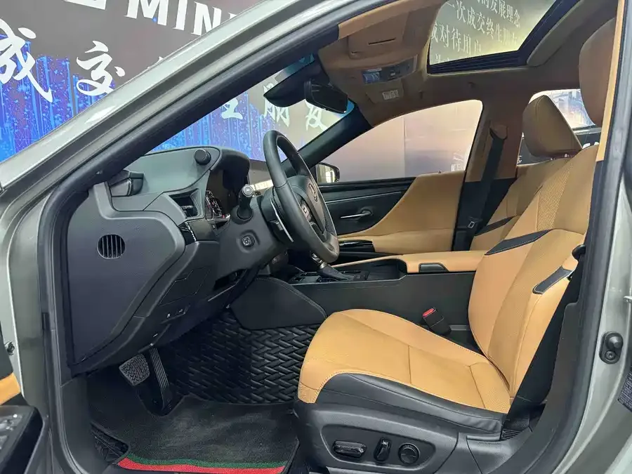 Lexus ES 2023 200 Excellence Edition 2023 — миниатюра 5