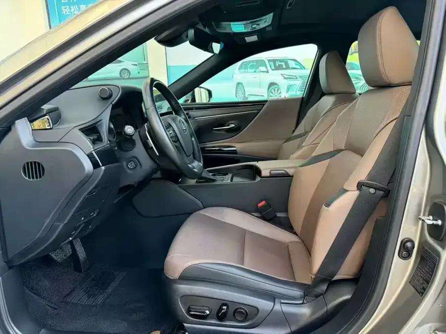 Lexus ES 2023 200 Excellence Edition 2024 — миниатюра 2