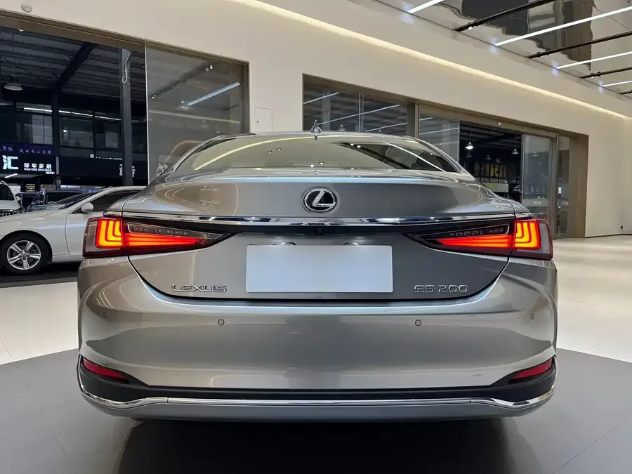 Lexus ES 2023 200 Excellence Edition 2024 — миниатюра 2