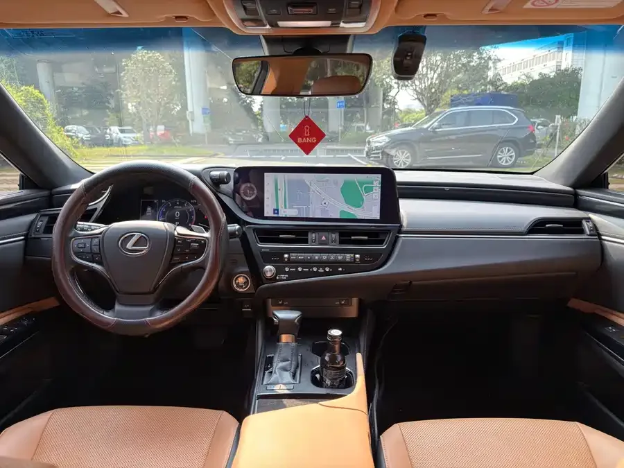 Lexus ES 2023 200 Excellence Edition 2023 — миниатюра 4