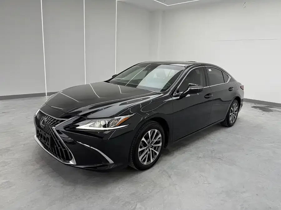 Lexus ES 2023