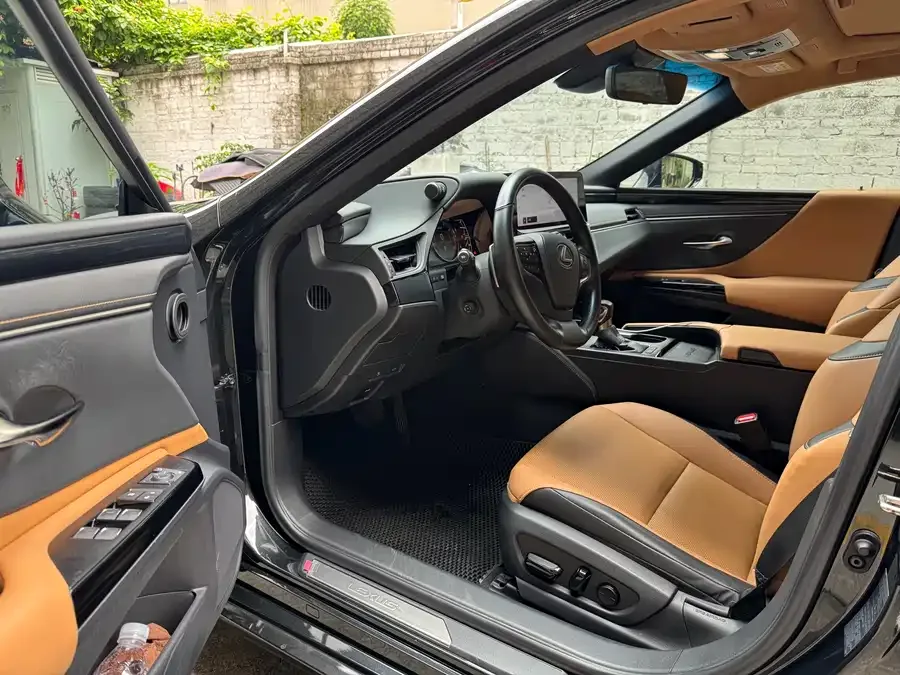 Lexus ES 2023 200 Excellence Edition 2024 — миниатюра 2