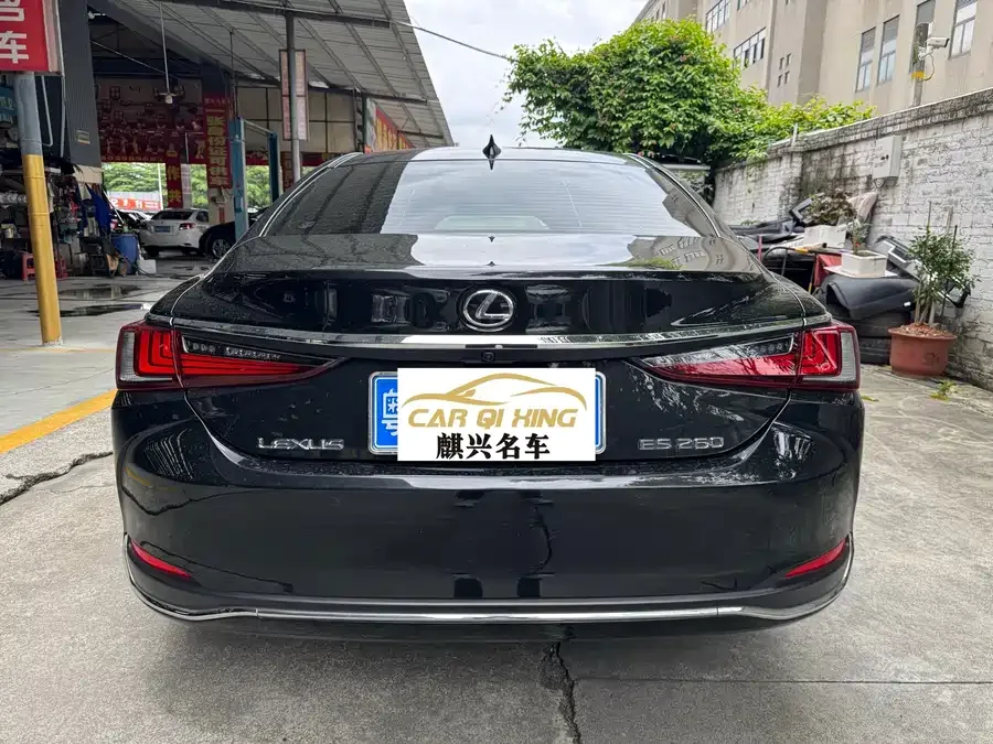 Lexus ES 2023 200 Excellence Edition 2024 — миниатюра 4