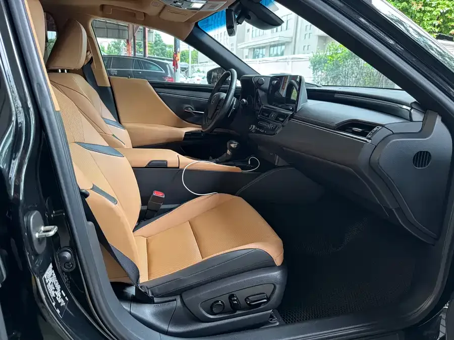 Lexus ES 2023 200 Excellence Edition 2024 — миниатюра 5