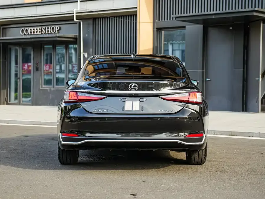 Lexus ES 2021 200 Excellence Edition 2022 — миниатюра 2