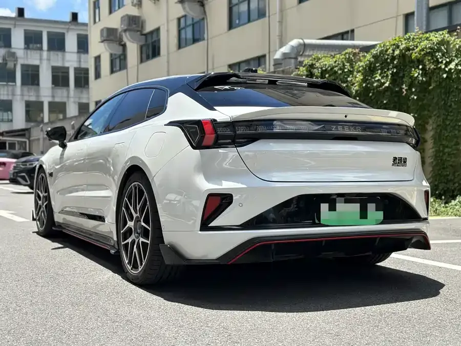 Zeekr 001 Zeekr 001 2023 YOU version 100kWh 2023 — миниатюра 4