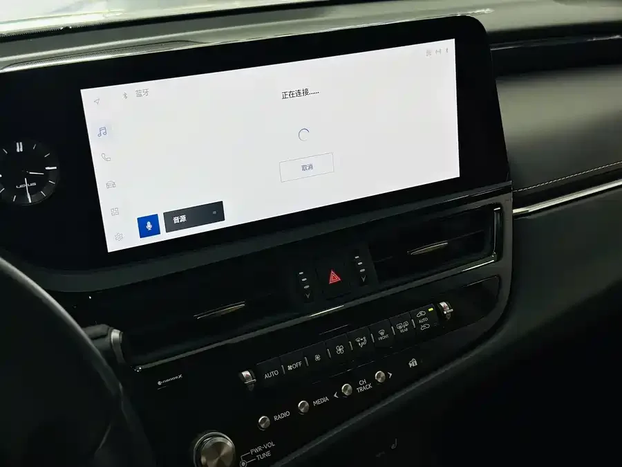 Lexus ES 2023 200 Excellence Edition 2023 — миниатюра 4