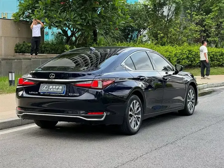Lexus ES 2021 200 Excellence Edition 2022 — миниатюра 2