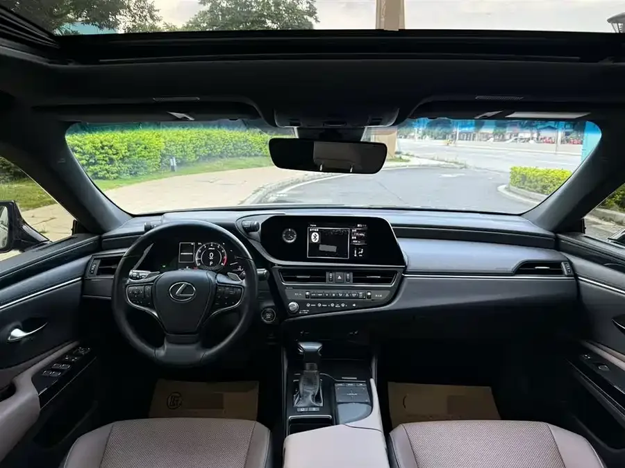 Lexus ES 2021 200 Excellence Edition 2022 — миниатюра 3