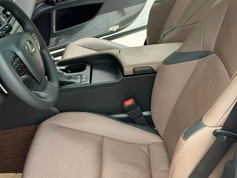 Lexus ES 2023 200 Excellence Edition 2023 — миниатюра 4