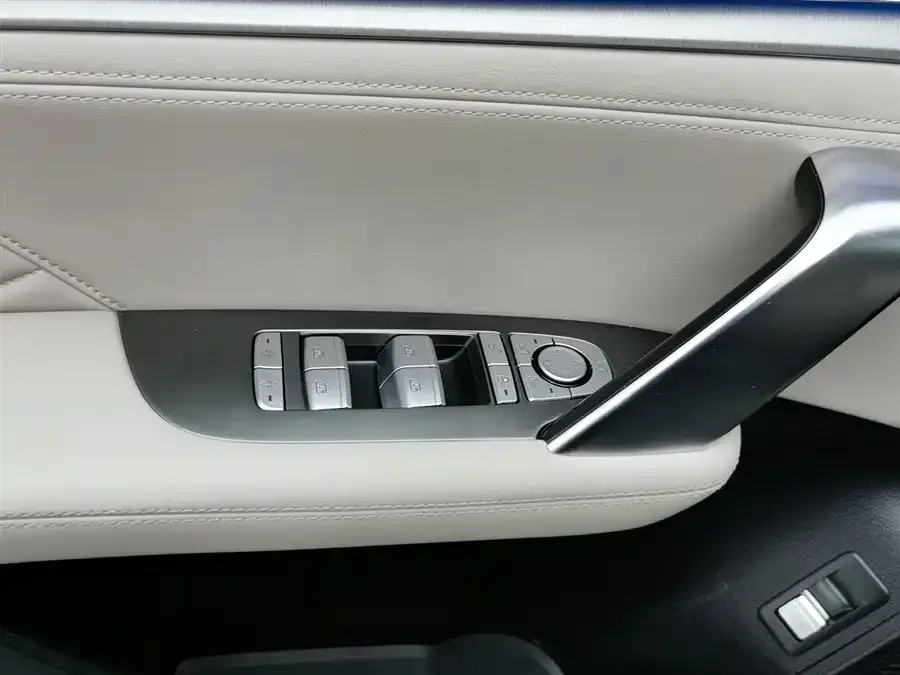 BYD Tang New Energy Tang New Energy 2024 DM-i Honor Edition 112KM Premium Edition 2024 — миниатюра 3