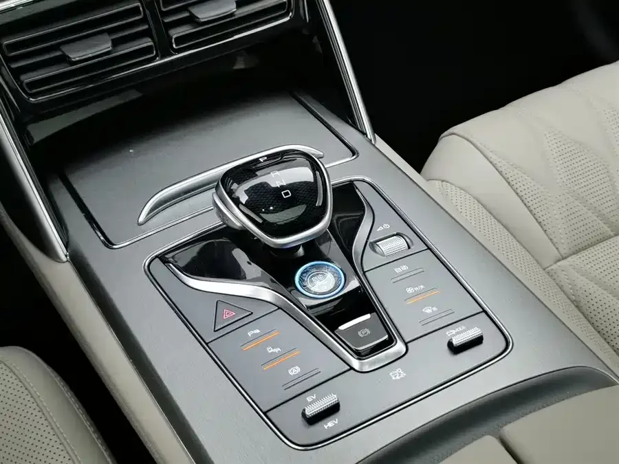 BYD Tang New Energy Tang New Energy 2024 DM-i Honor Edition 112KM Premium Edition 2024 — миниатюра 4