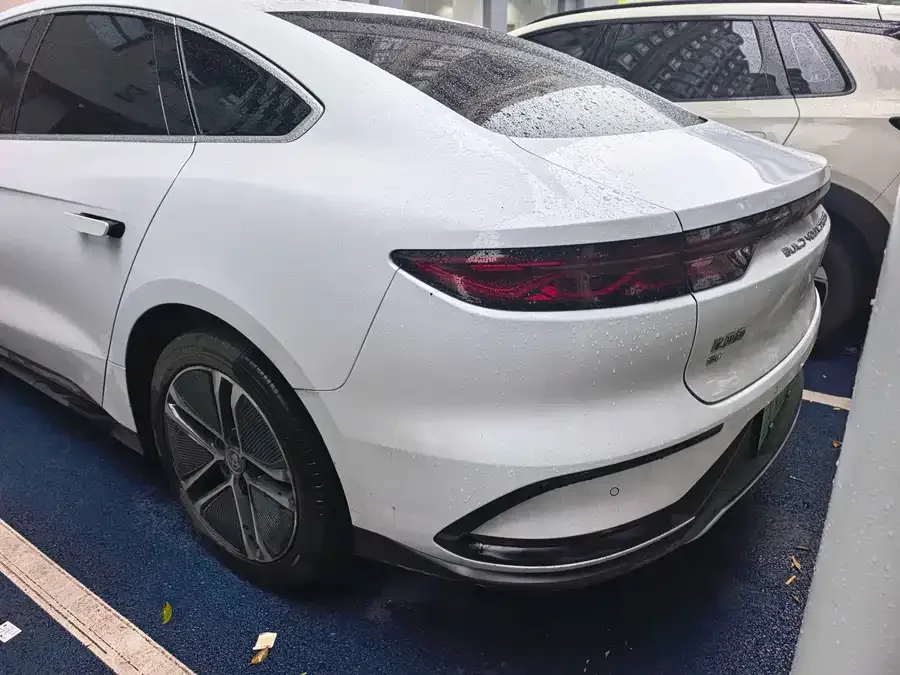 BYD Second-hand Han 2023 EV Champion Edition 605KM Front-wheel Drive Premium 2023 — миниатюра 5