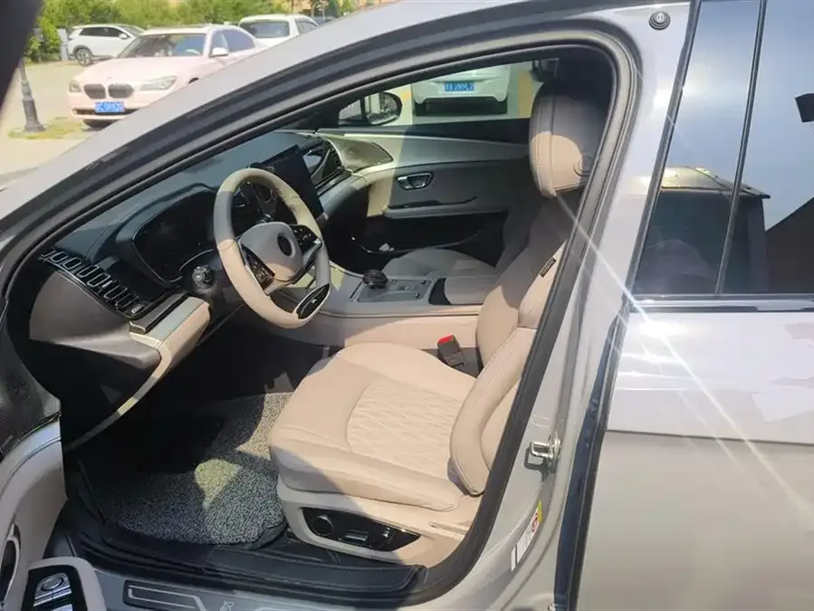 BYD Second-hand Han 2025 EV 605KM Premium Edition 2024 — миниатюра 3