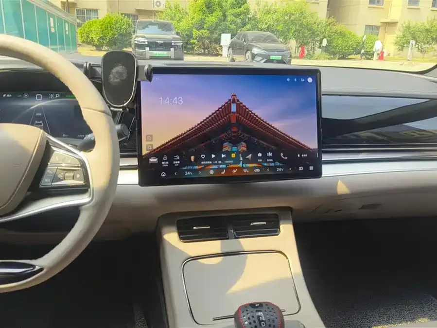 BYD Second-hand Han 2025 EV 605KM Premium Edition 2024 — миниатюра 4