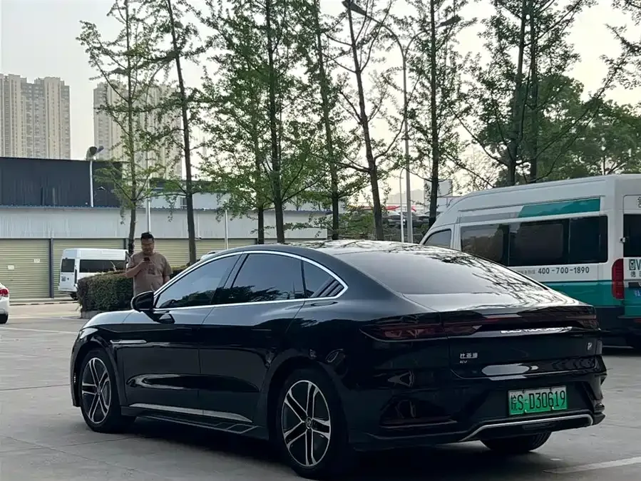 BYD Second-hand Han 2023 EV Champion Edition 605KM Front-wheel Drive Premium 2023 — миниатюра 3