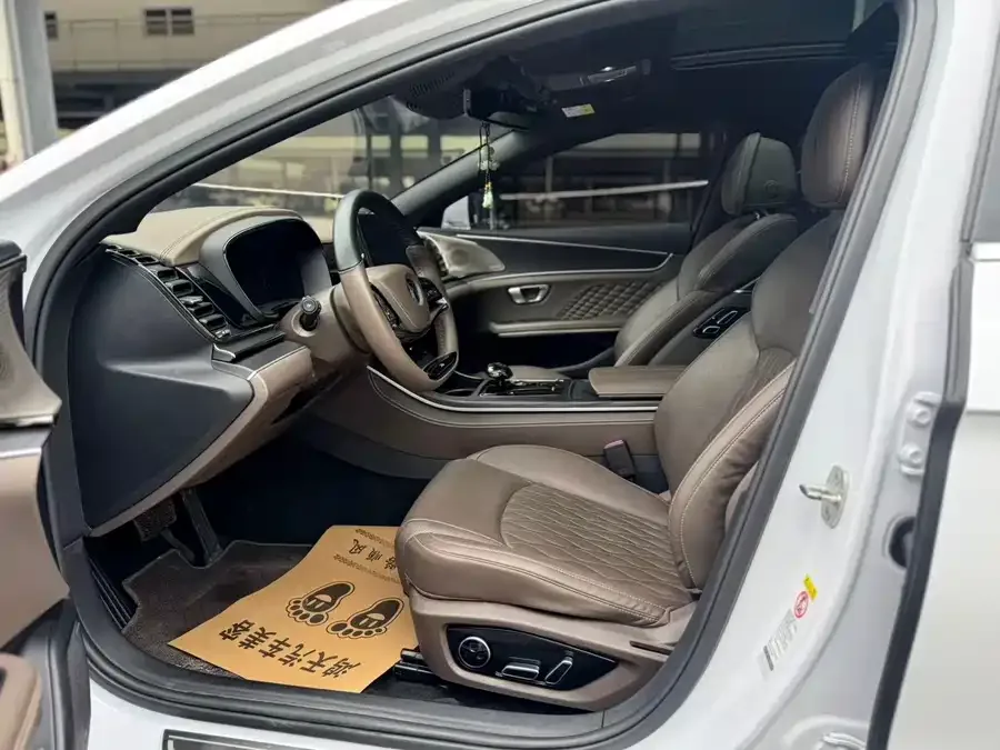 BYD Second-hand Han 2022 EV Genesis Edition 610KM 4WD Premium Edition 2022 — миниатюра 2