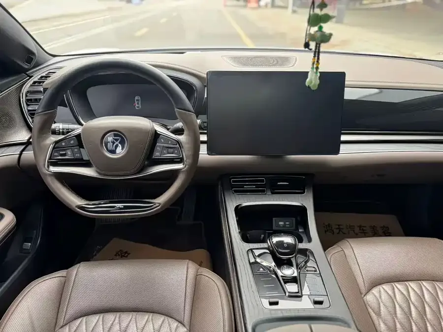 BYD Second-hand Han 2022 EV Genesis Edition 610KM 4WD Premium Edition 2022 — миниатюра 3