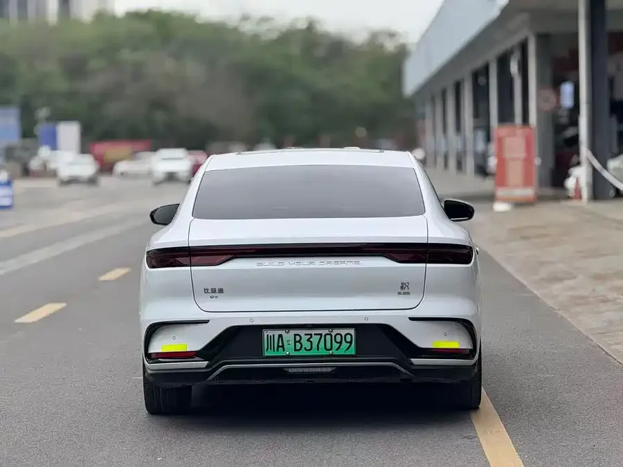 BYD Second-hand Han 2022 EV Genesis Edition 610KM 4WD Premium Edition 2022 — миниатюра 5