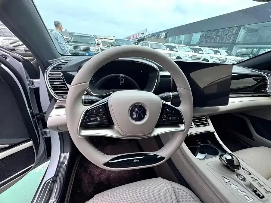BYD Second-hand Han 2025 DM-i 125KM Elite 2025 — миниатюра 4