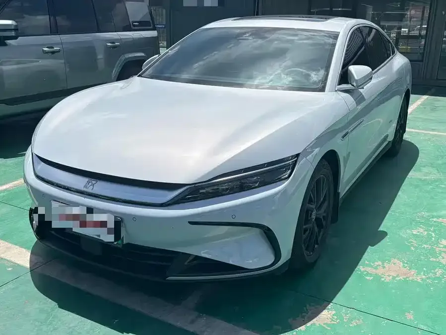 BYD Second-hand Han 2025 DM-i 125KM Elite 2025 — фото 1, купить с доставкой в Москву