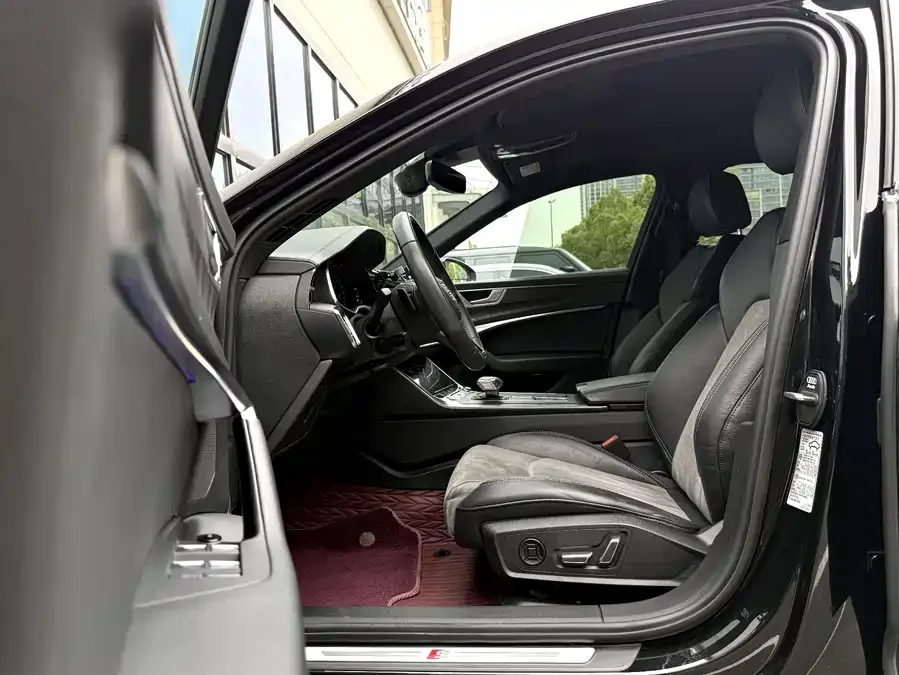 Audi A6L 2023 45 TFSI quattro premium dynamic model 2023 — миниатюра 3