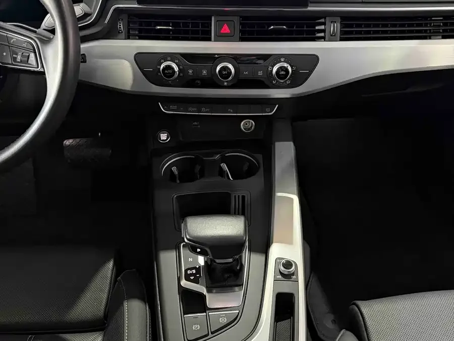 Audi a4 l 2023 40 TFSI Fashion Dynamic Edition 2023 — миниатюра 3